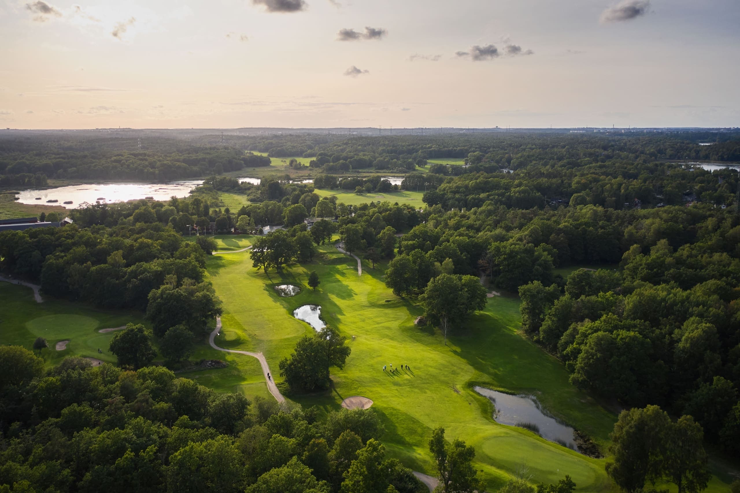 Flygvy över en golfbana